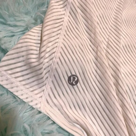 Lululemon White Mesh Sriped Workout Top Size M - Picture 3 of 3